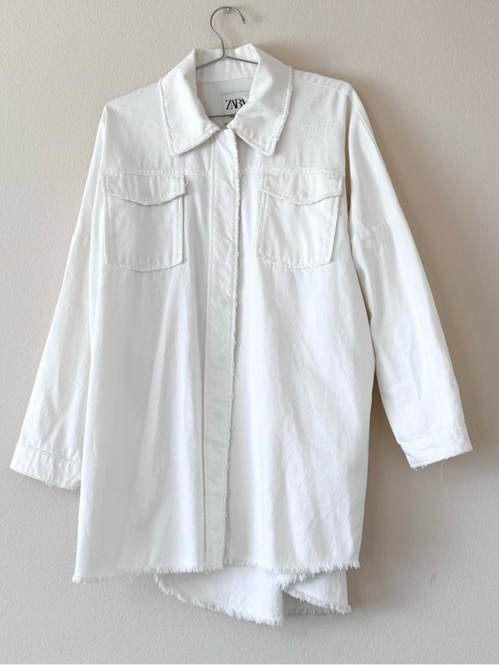Zara Oversized White Button-Front Denim Shacket with Frayed Hem